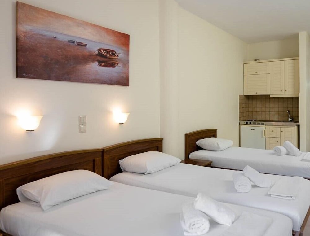 Konstantinos Hotel 20/55