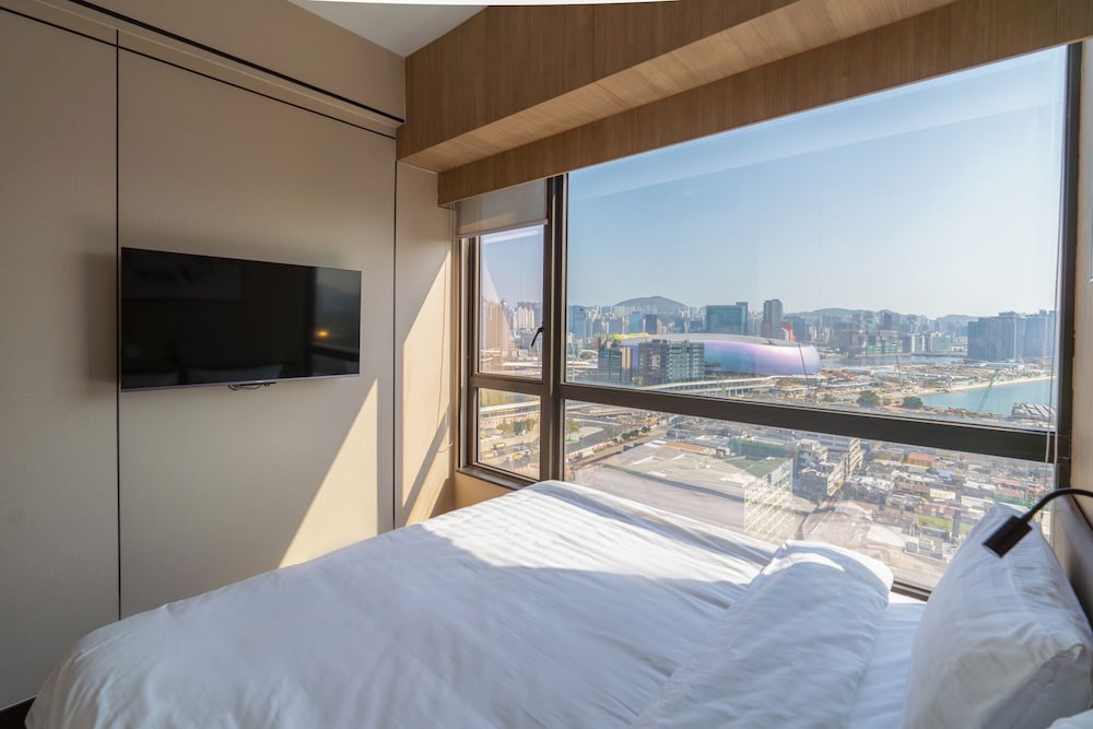 MIJ (Kai Tak) Hotel 36/64