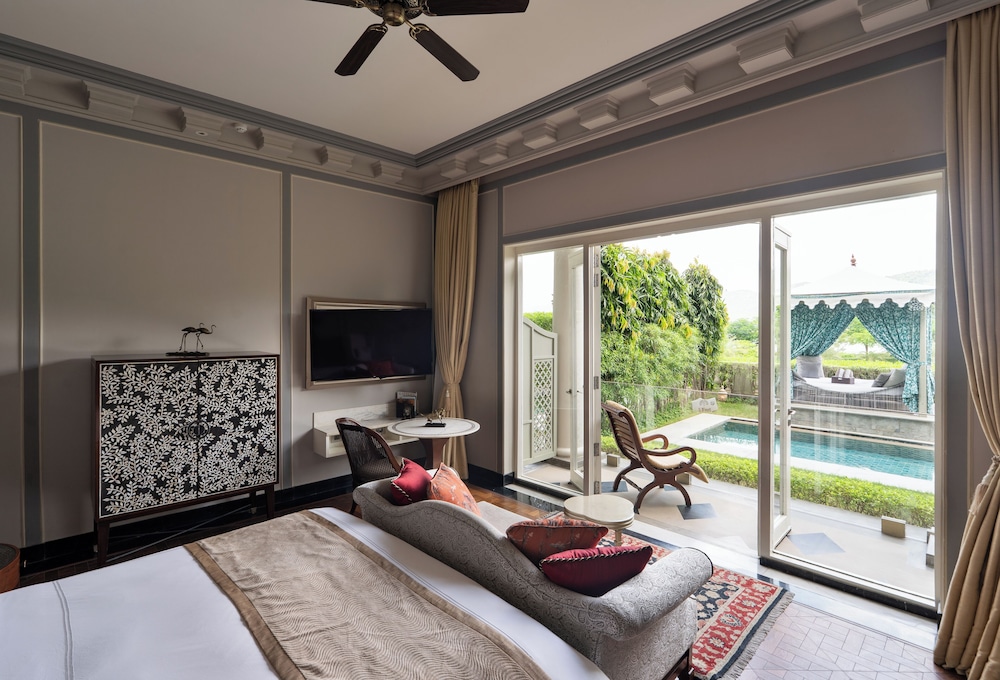 SIGNATURE, FLAMINGO, KING BED, PLUNGE POOL