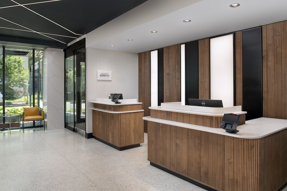 Courtyard by Marriott Washington, DC Dupont Circle 7/43