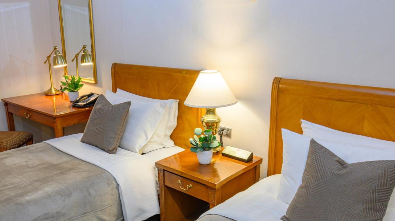 MCollection - Ortigas CBD Near Business & Shopping Hubs 39/49