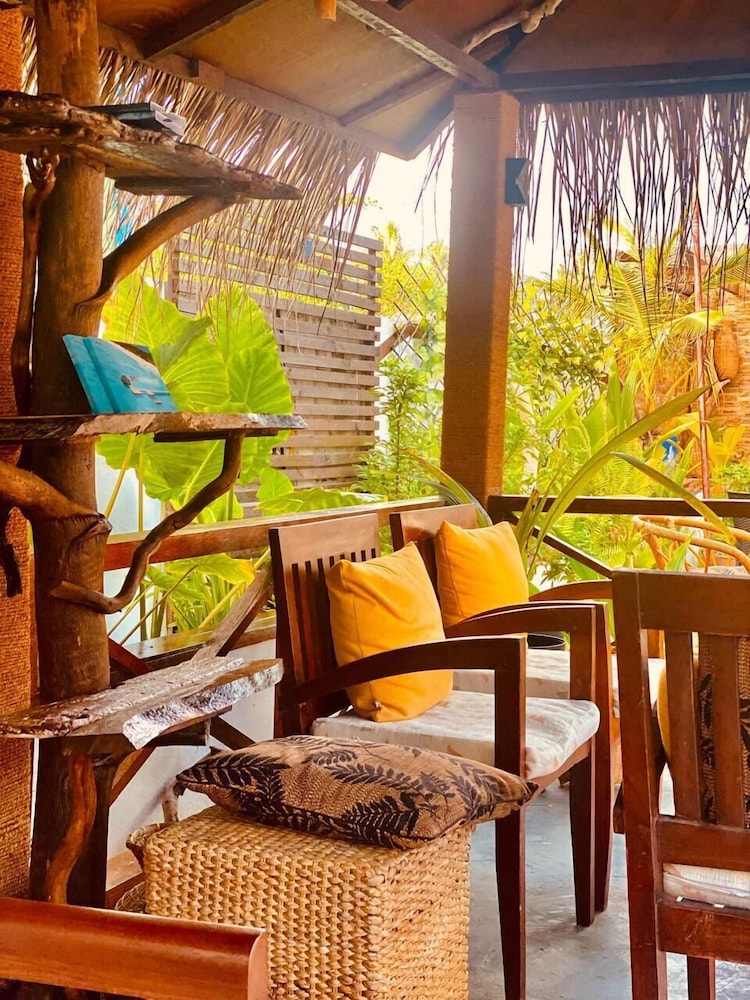 Himeyn Beach Inn - Ocho Homes by Eight Continents 21/27