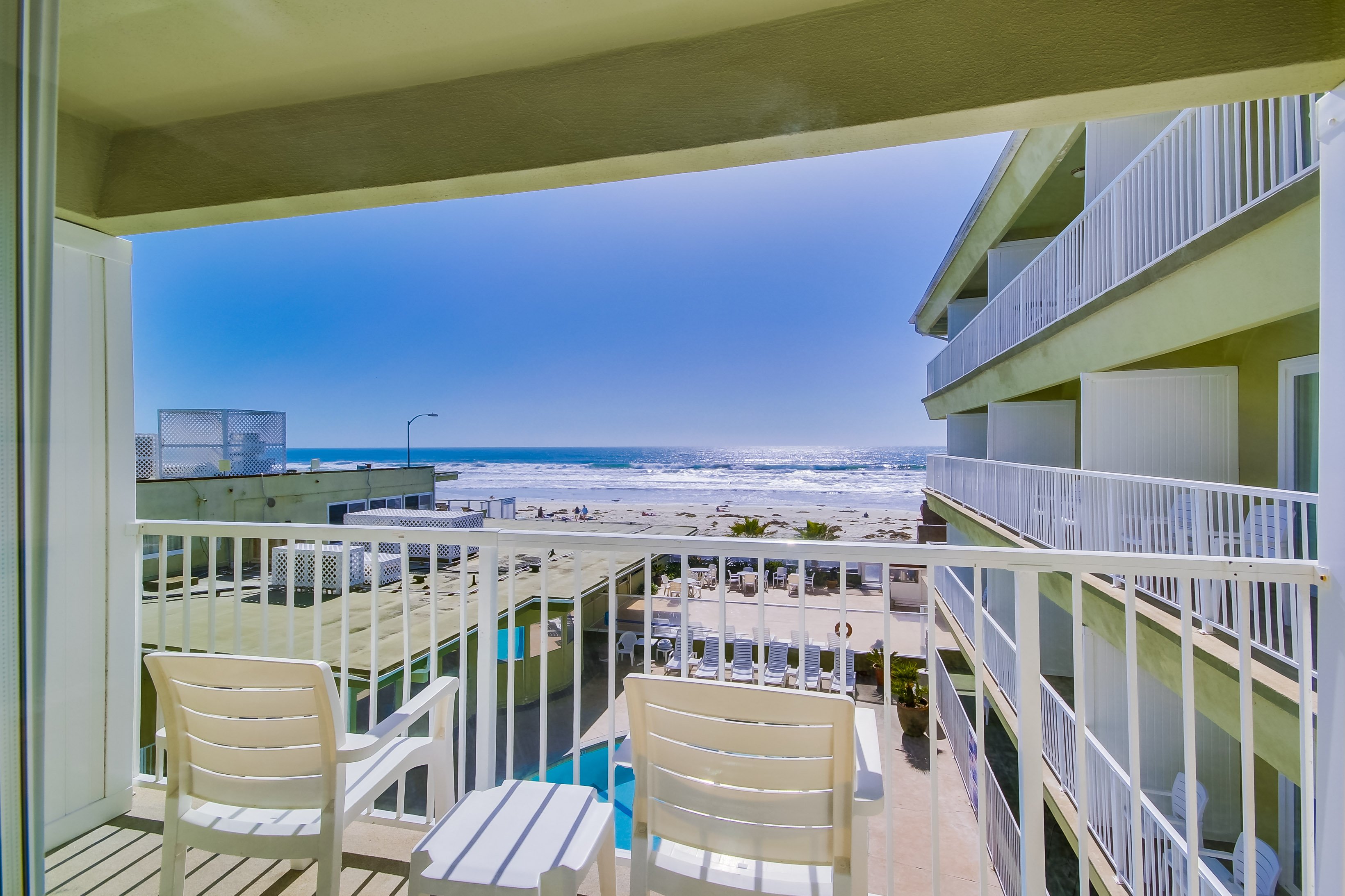 Surfer Beach Hotel 10/59