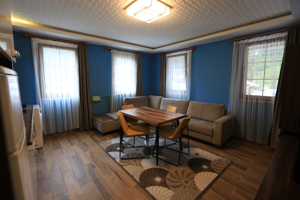 Hirande Hotel 31/50