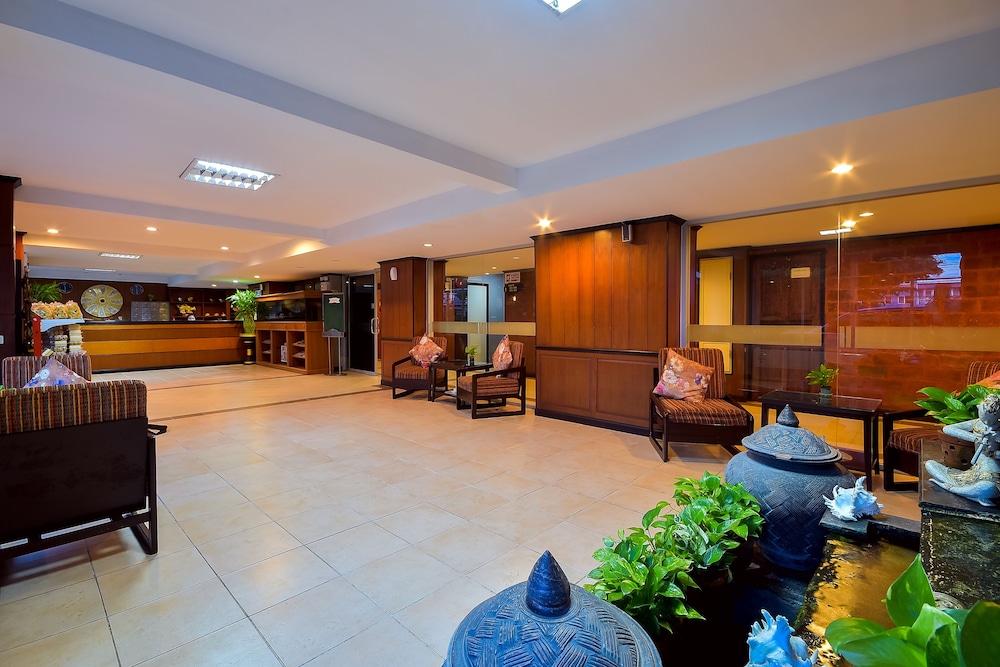 SEASON PALACE HUAHIN HOTEL 7/40