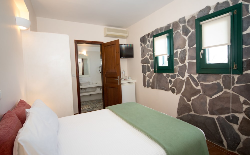 Room, Double Bed, No Balcony, Small