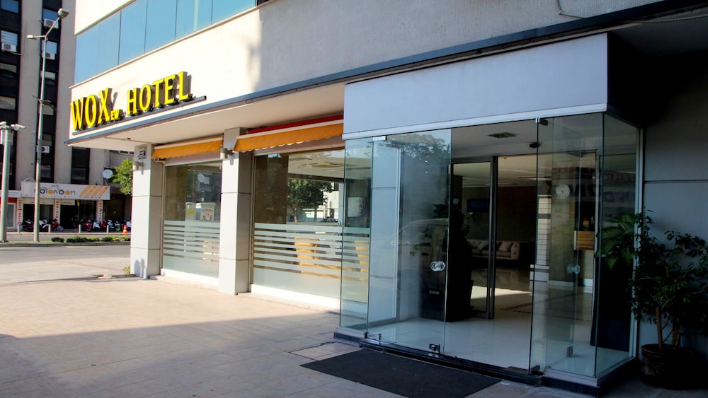 Wox Ew Hotel 5/56