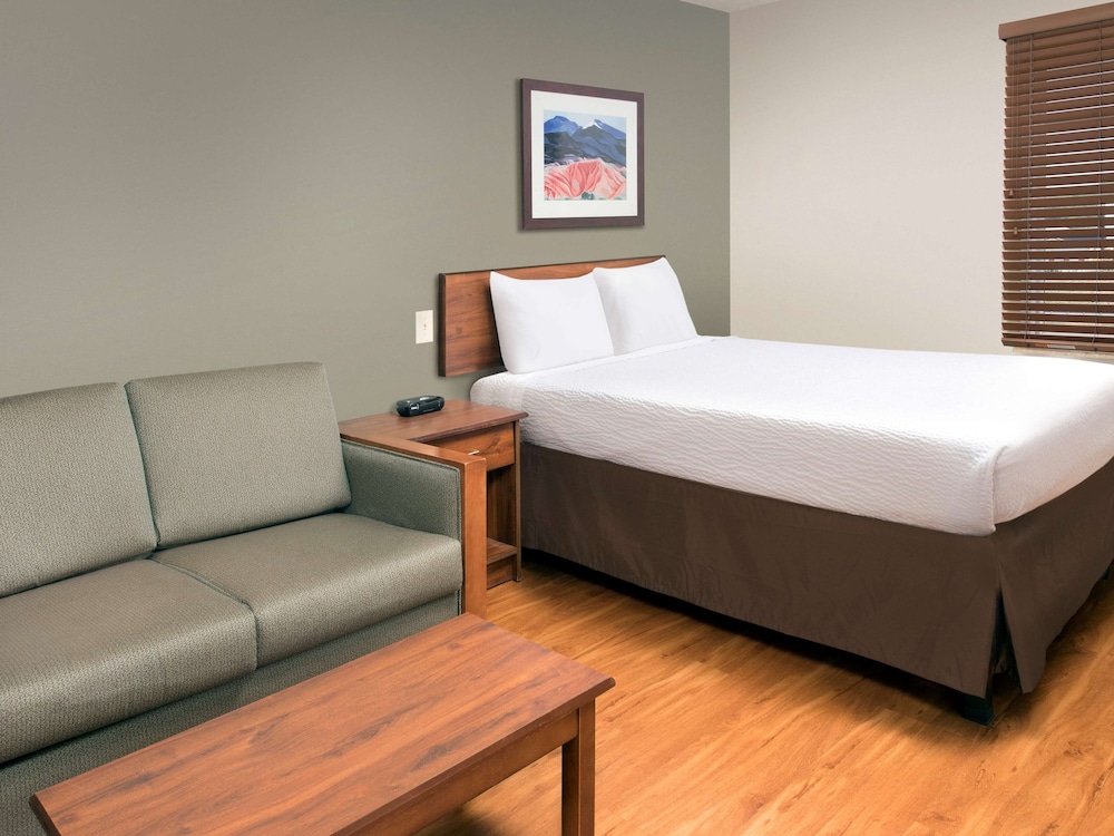 Extended Stay America Select Suites Phoenix North 19/52