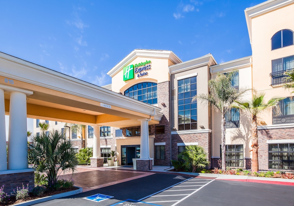 Holiday Inn Express Suites Eureka 1/56