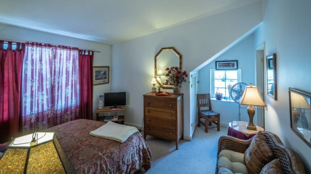Stone Haus Bed & Breakfast 6/20