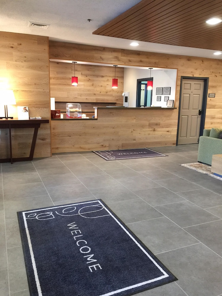 Country Inn & Suites by Radisson, Novi, MI 2/26