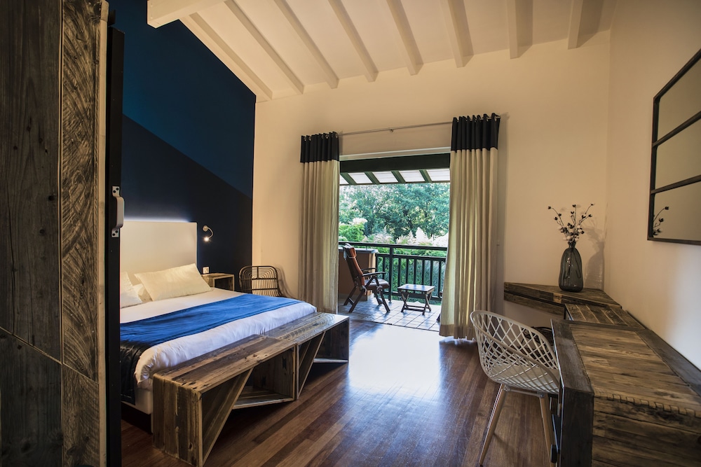 RELAIS DU SILENCE LES FRERES IBARBOURE - TABLE ET HOSTELLERIE 13/51