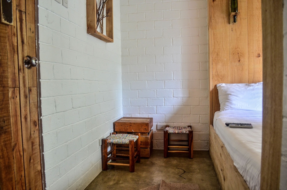 Cabins By Eco Hotel Tagaytay 43/67