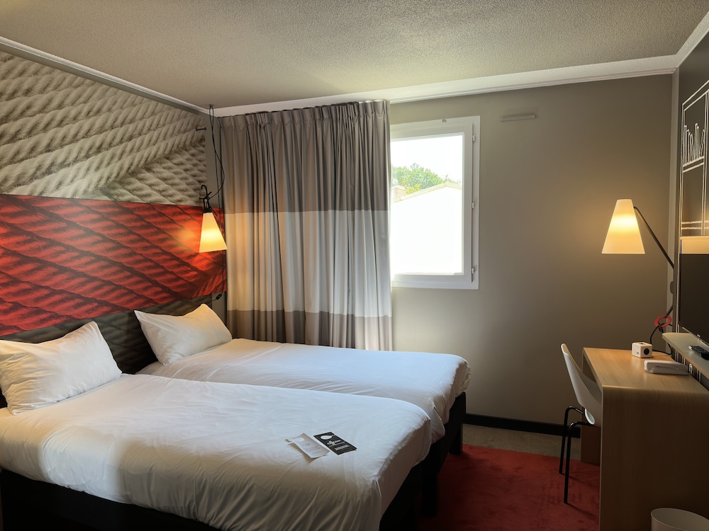 Standard, Twin Beds