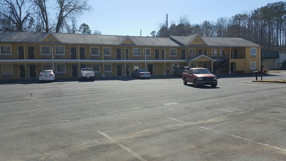 Woodbridge Inn By OYO Rome in ROME - GA