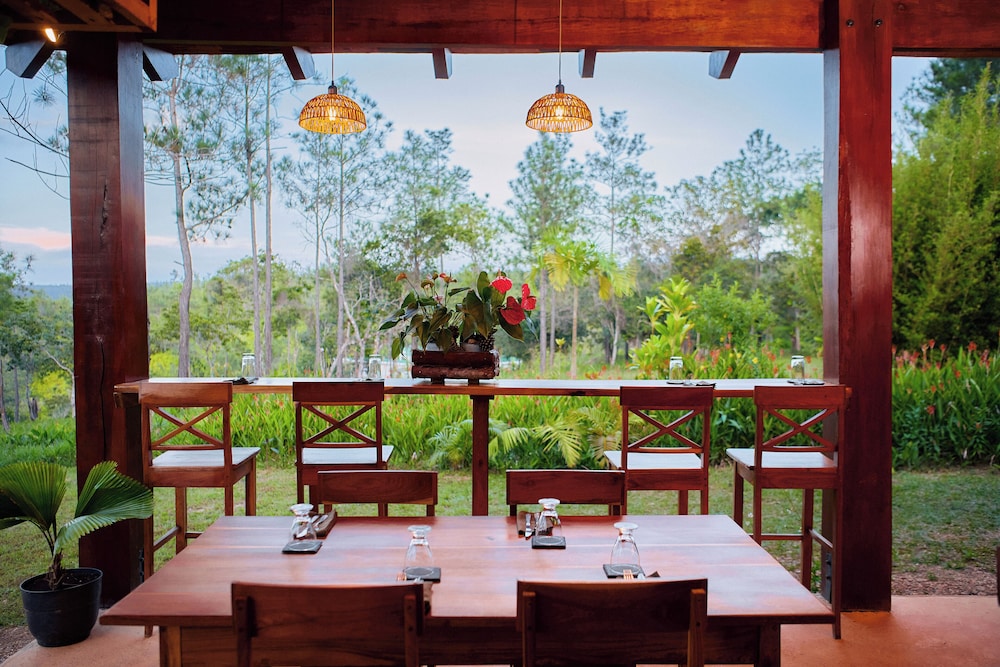 Hidden Valley Inn 58/74