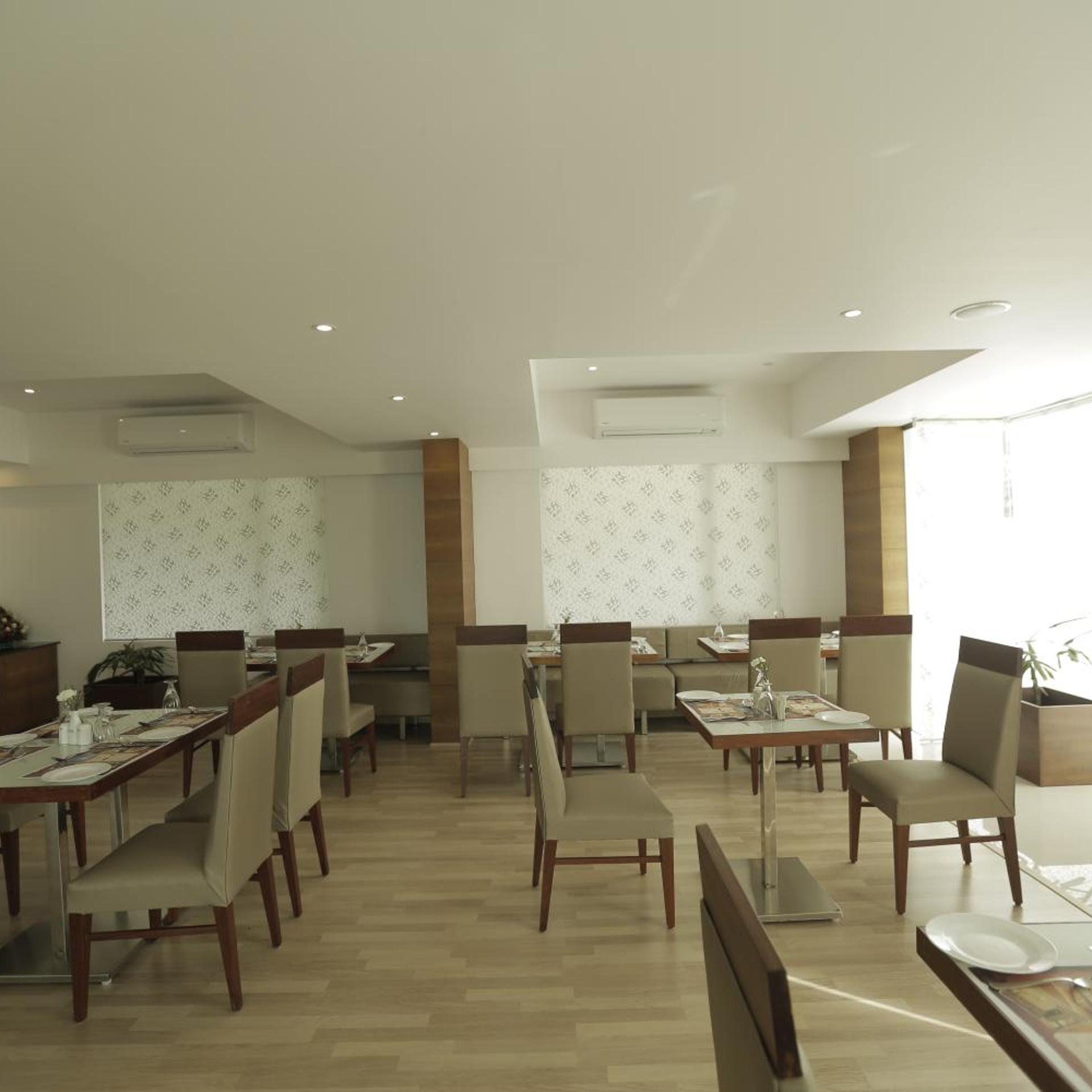 Oyo Premium Kakkanad Civil Station 46/54