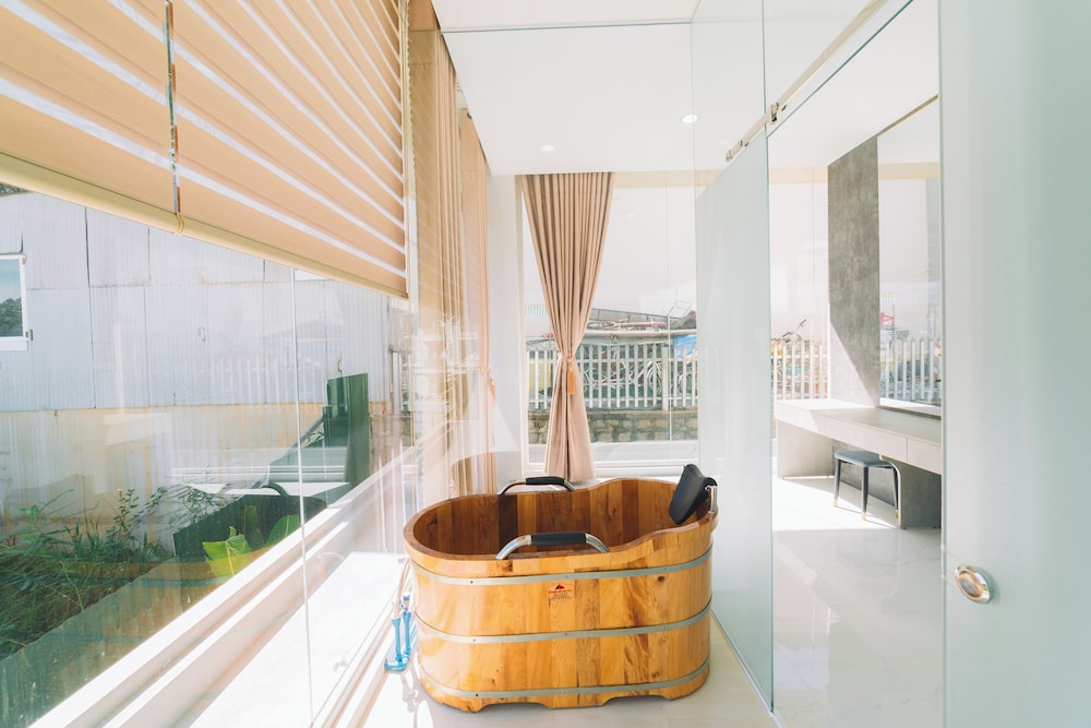 Quy Tai Premium Hotel 32/50