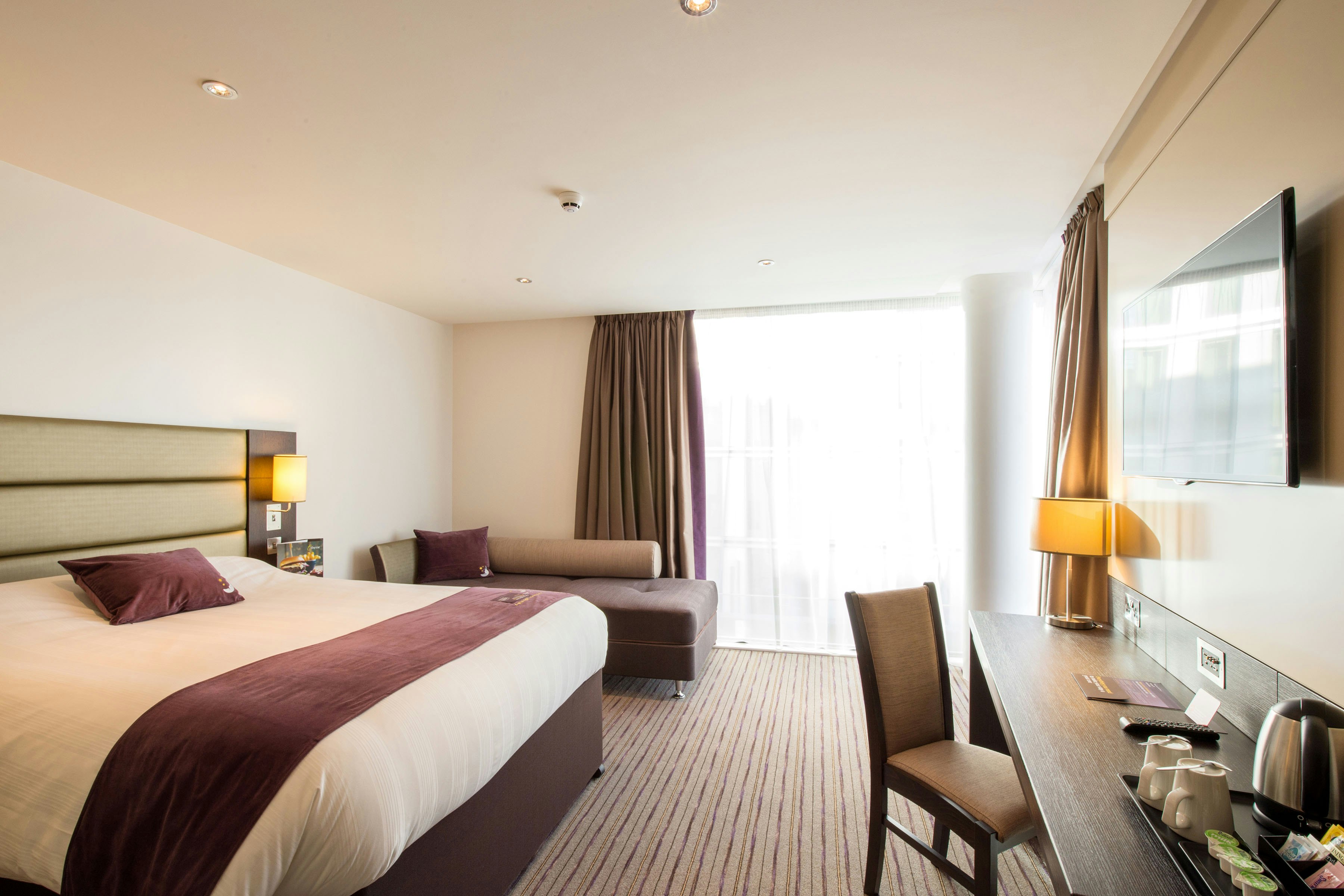 Premier Inn London City Aldgate 16/43