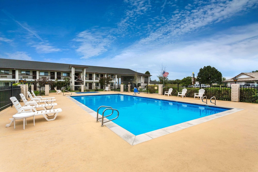 Days Inn by Wyndham Delta 16/18