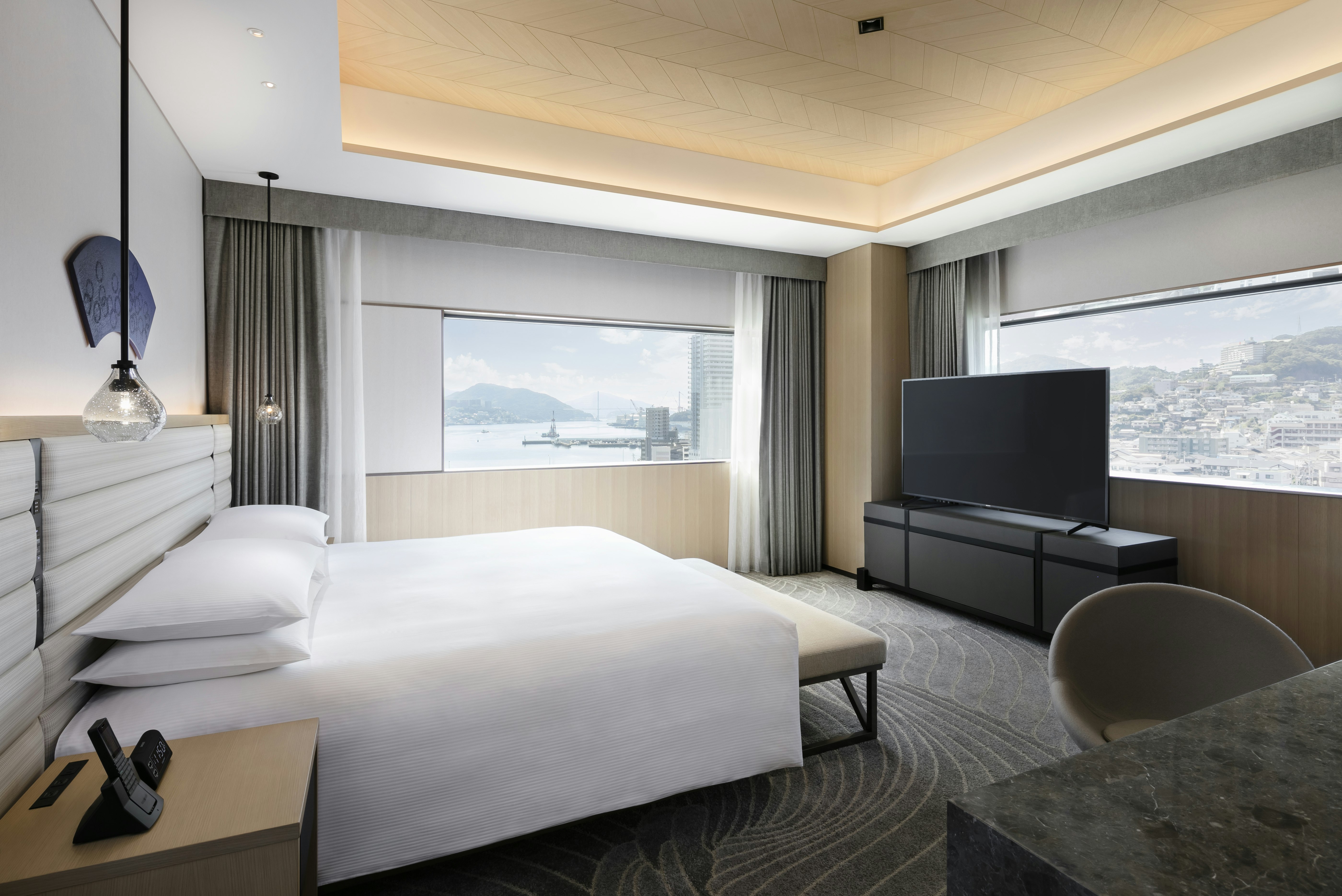 PRESIDENTIAL, SUITE, KING BED
