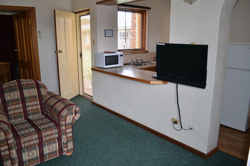Arkana Motor Inn & Terrace Apartments 28/33