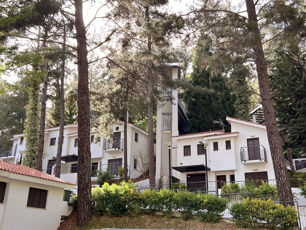 Poed Residence 36/50