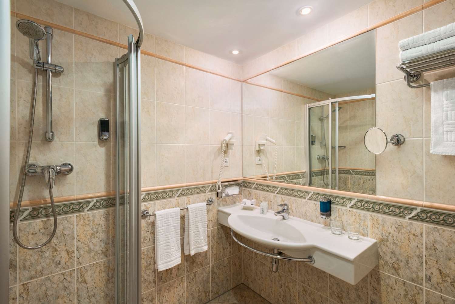 Ramada by Wyndham Prague City Centre 7/9