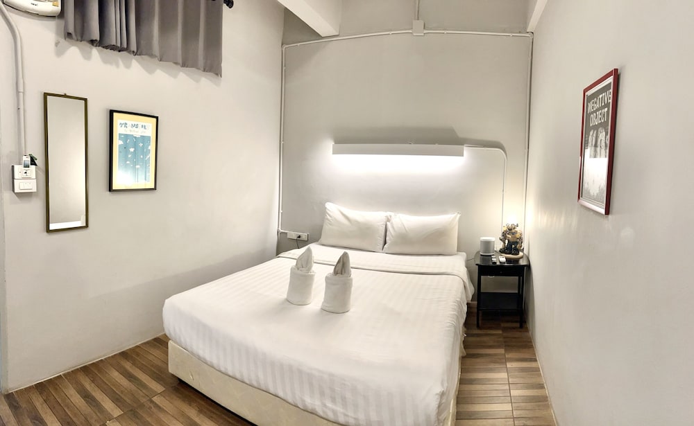Hobnob Hostel - Adults Only 8/40