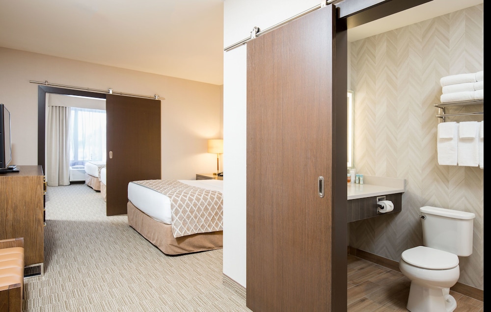 Pomeroy Inn & Suites Prince George 35/39