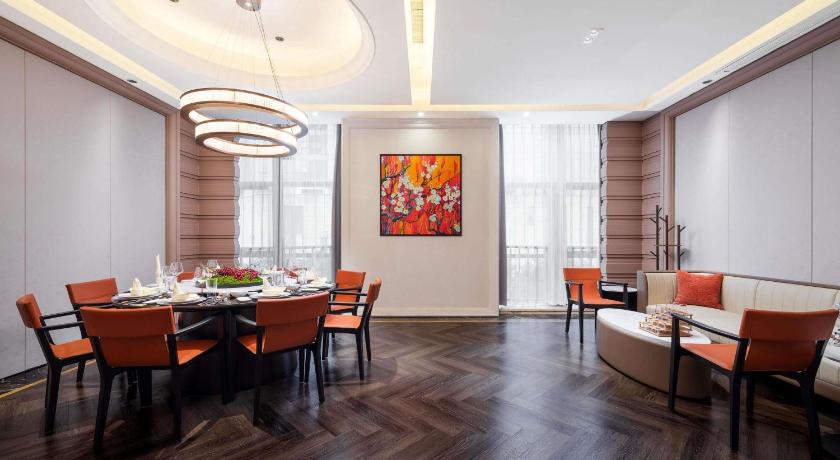 Grand Mercure Wuxi Huishan 54/76