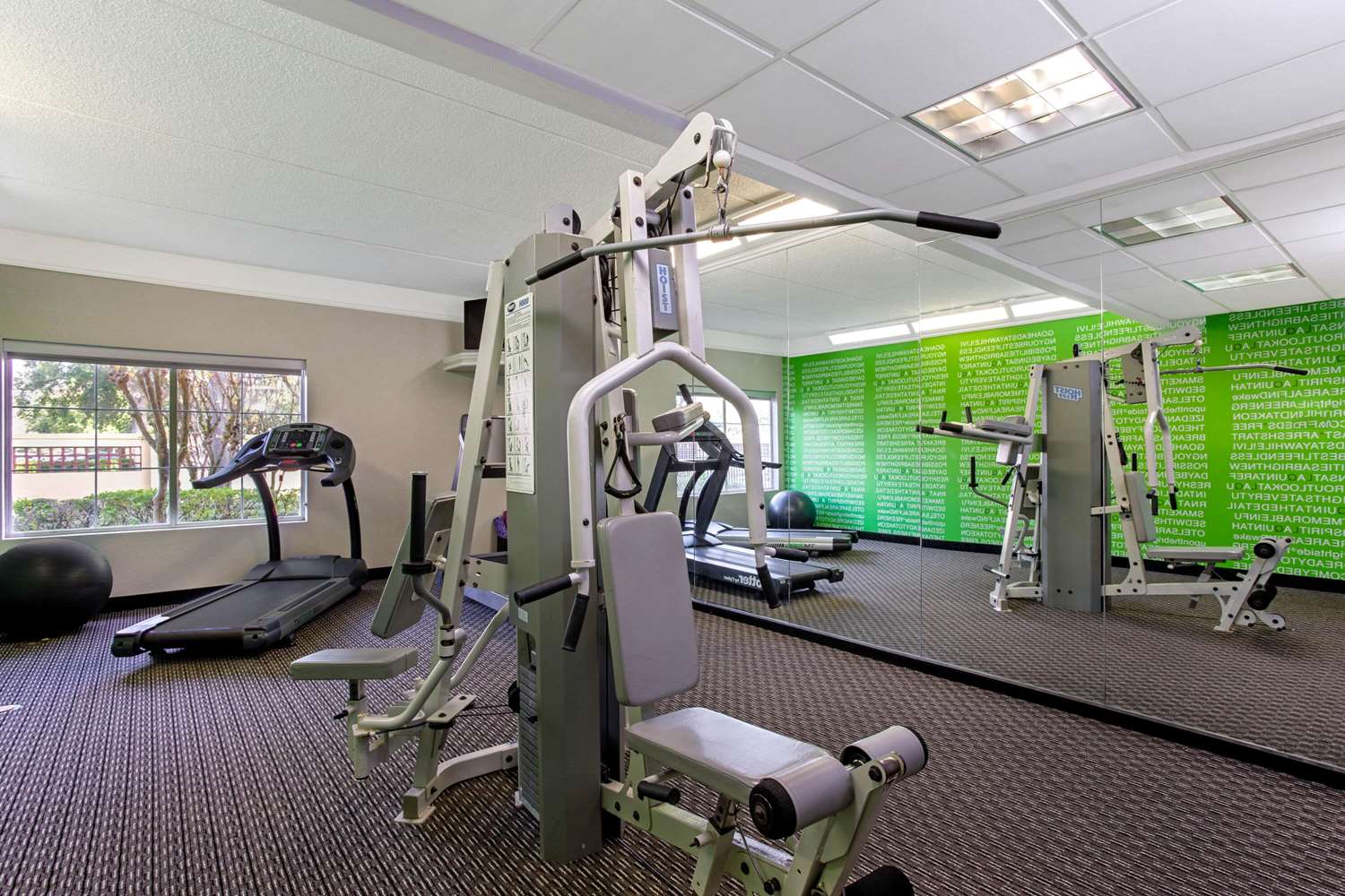 La Quinta Inn And Suites By Wyndham Orlando Airport North 27/45