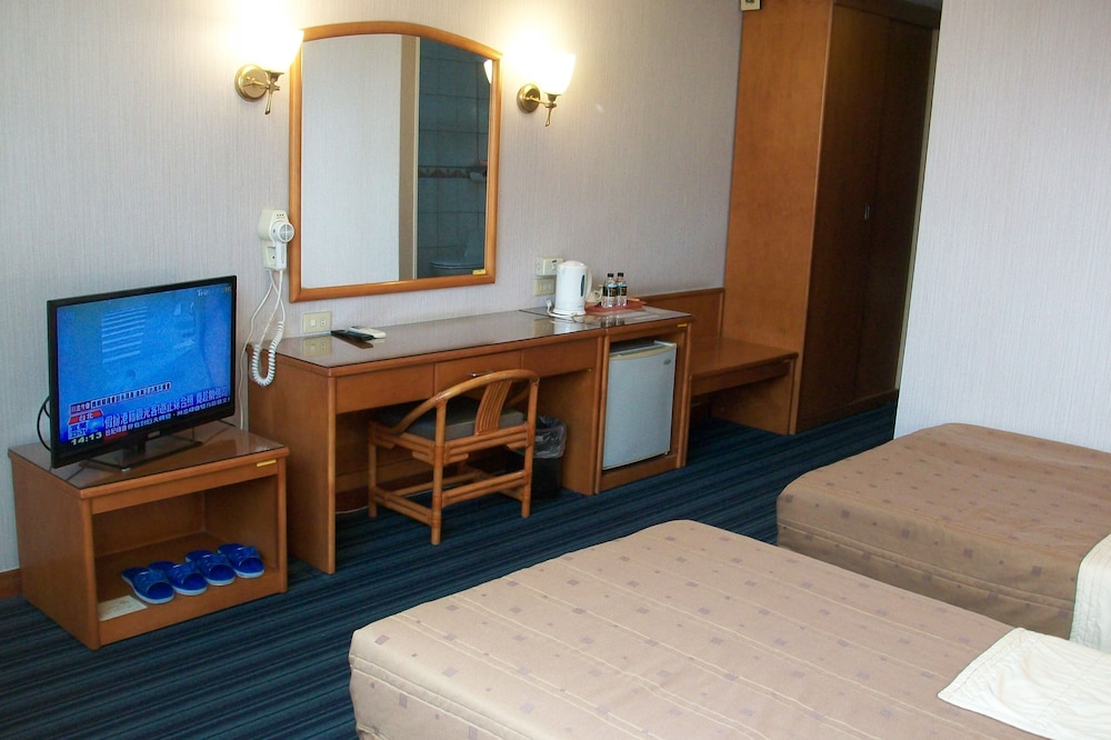 KinSa Holiday Hotel 17/19