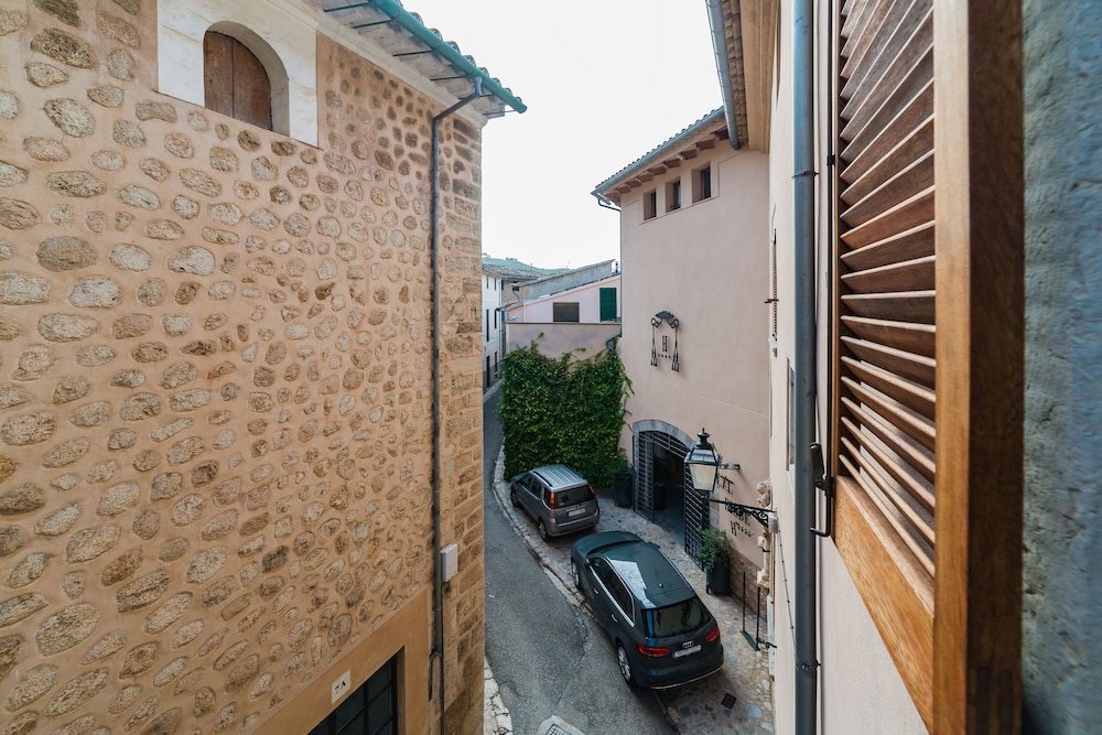 Cal Bisbe Hotel 24/70