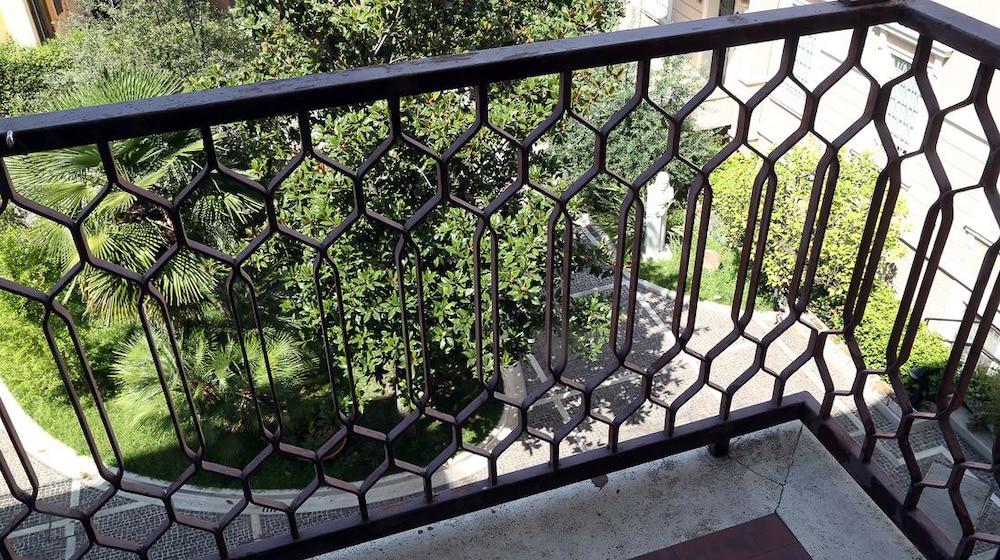 Hotel Roma Room 27/50