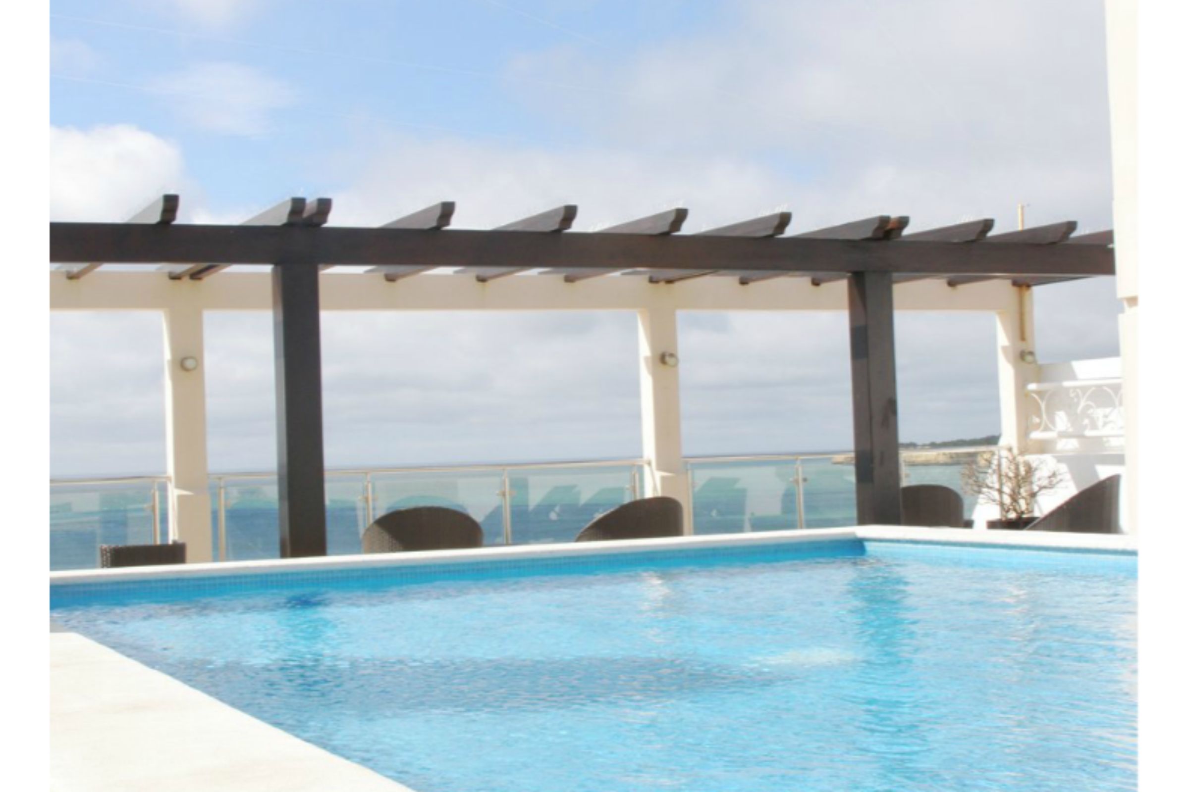 Algar Apartments 25/27