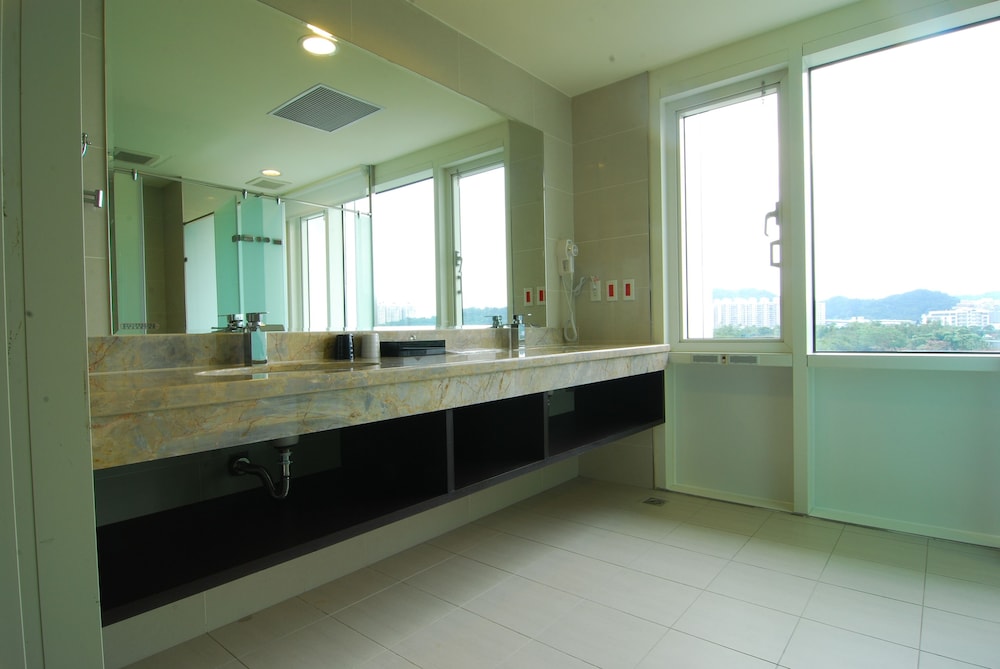 New Taipei Hot Spring Hotel 50/50