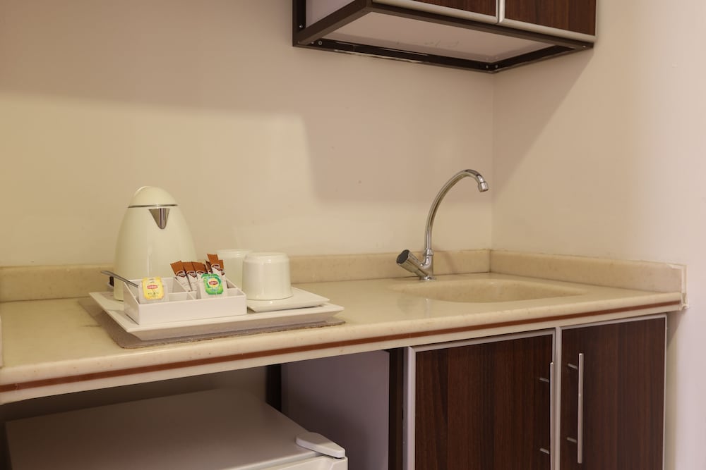 3 Rooms, Suite, 1 Queen and 4 Single Beds، ابراج الريان المكية(Al Rayyan Makiya Towers Hotel) 10/10