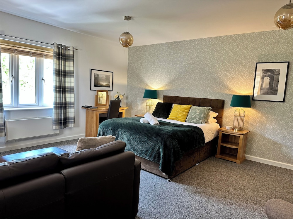 Churchill Court Hotel 37/59