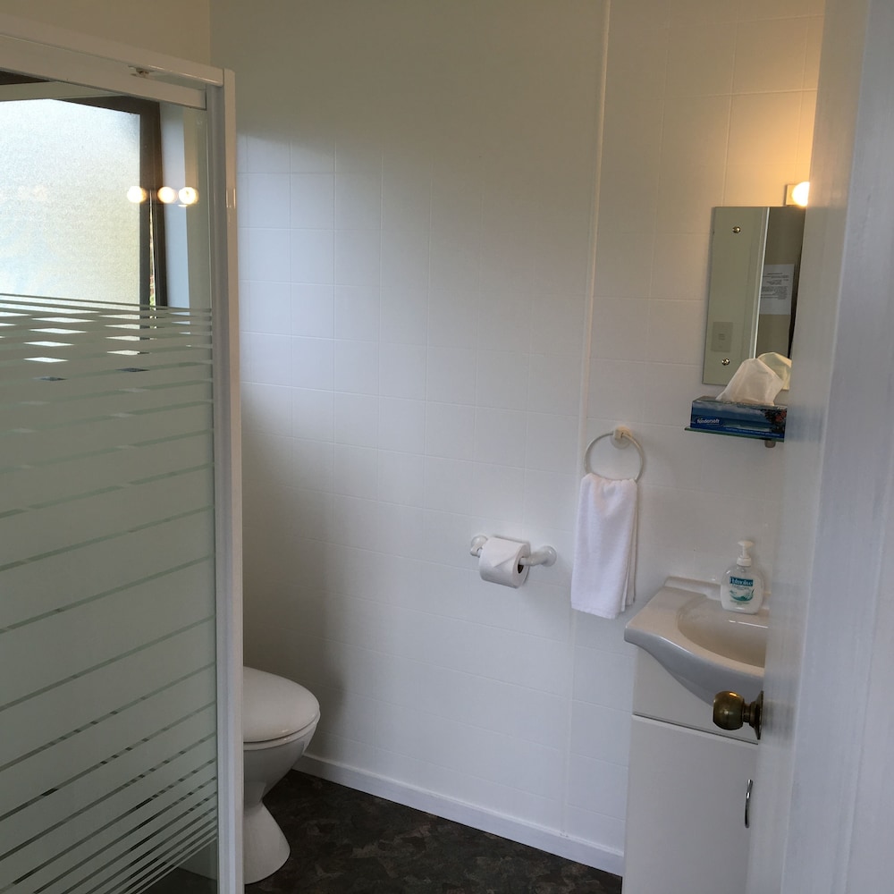 WAITOMO CAVES GUEST LODGE 71/73