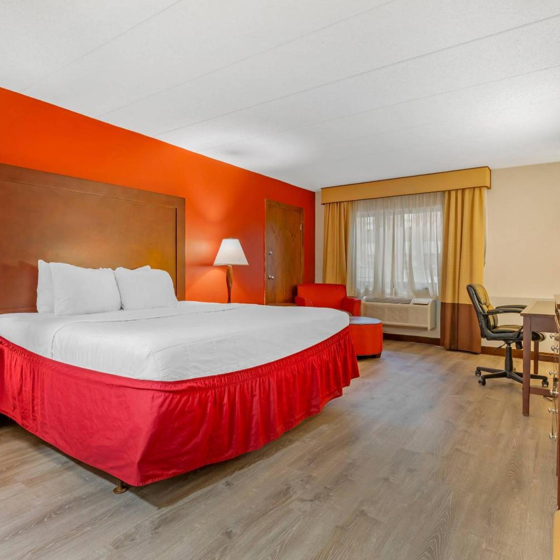 Room, King Bed, Pool View