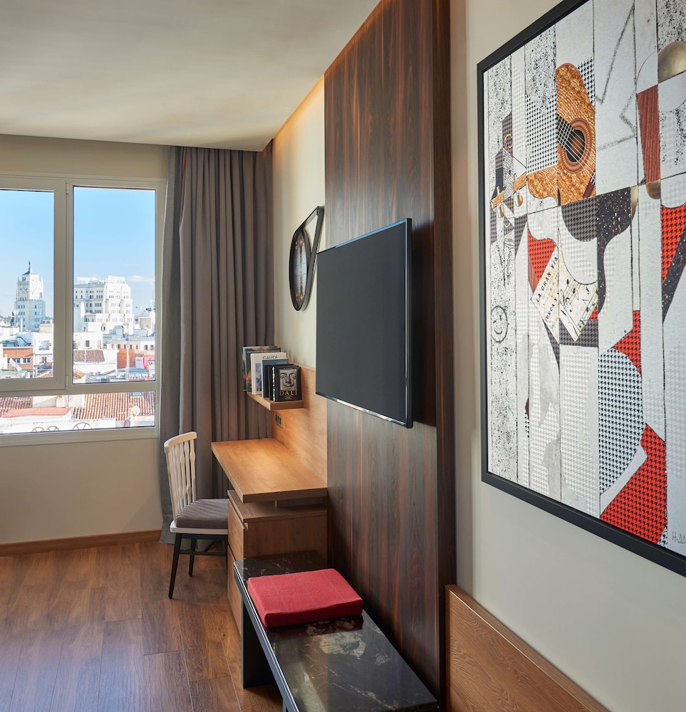 Hyatt Centric Gran Via Madrid 48/72