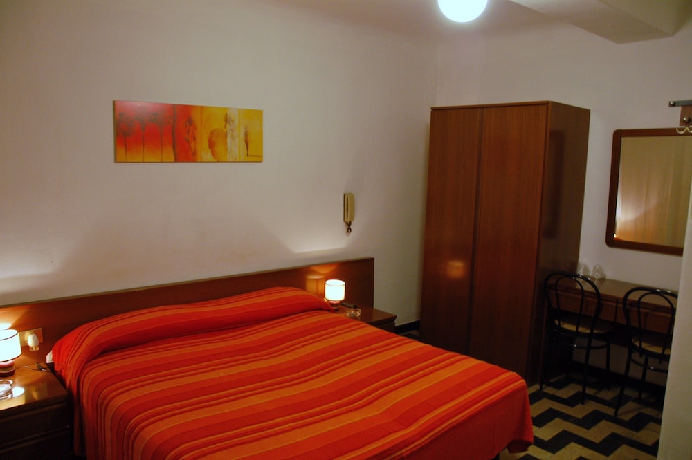 Hotel Major Genova 8/28