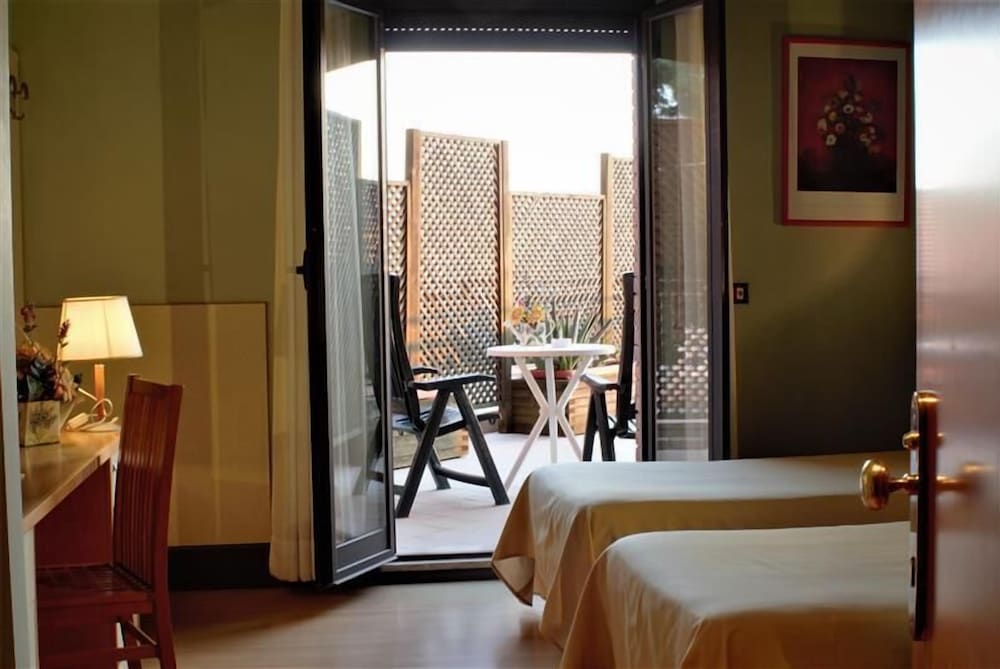 ROOM, DOUBLE OR TWIN BED, SEA VIEW