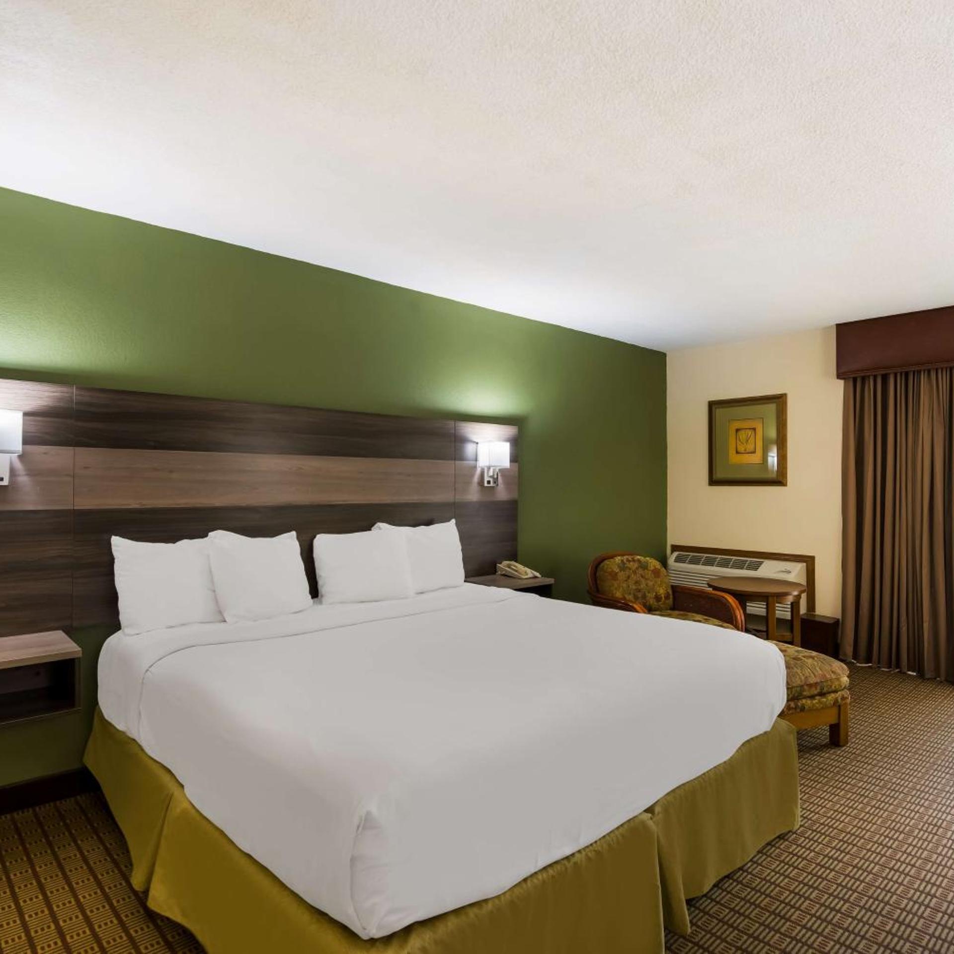 Room, King Bed, Ground Floor