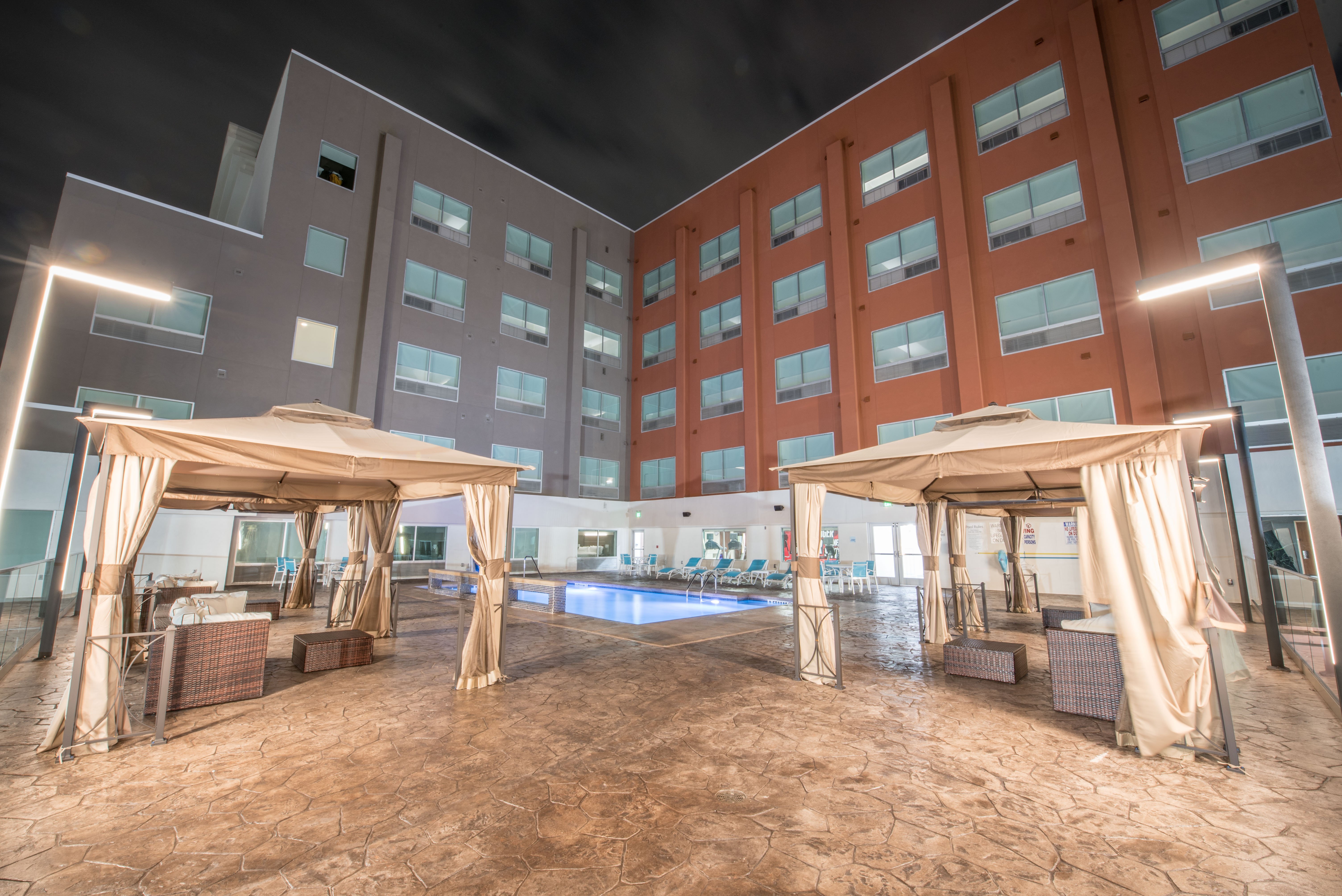 Holiday Inn Express and Suites Houston Westchase - Westheimer 7/59