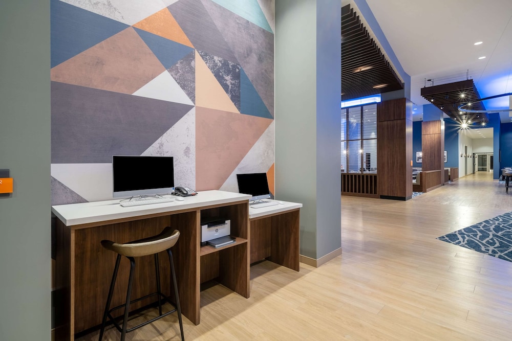 La Quinta Inn Suites By Wyndham Nashville Downtown Stadium 6/52