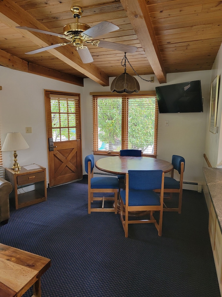 St Moritz Lodge Condos 48/69