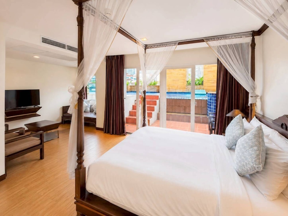 Heritage, Luxury, Suite, Double Bed, Pool Access