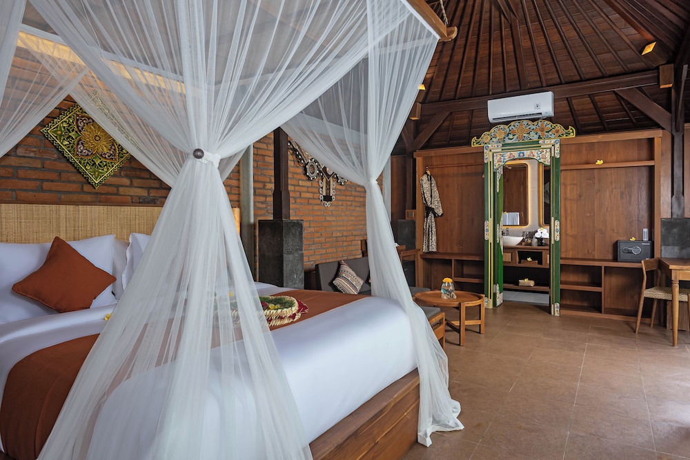 Yana Villas Kemenuh 26/68